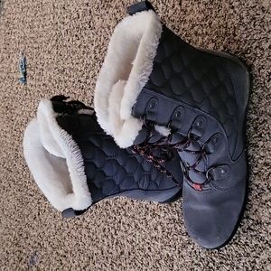 Columbia snow boots